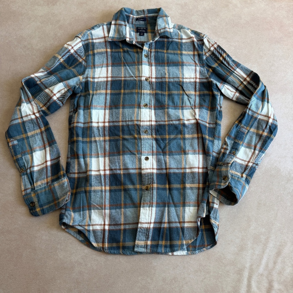 J. Crew Factory Classic plaid flannel shirt • size small • BU178